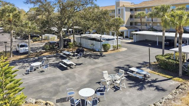 813 WEXFORD BOULEVARD 813, Venice, FL 34293