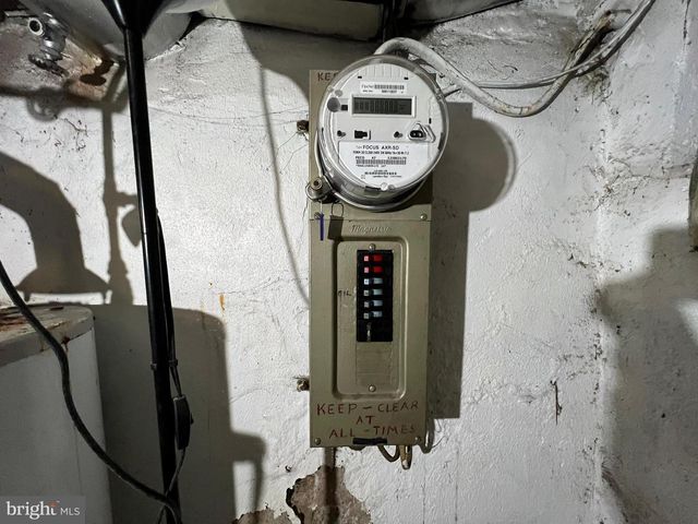 1809 S CHADWICK ST, Philadelphia, PA 19145