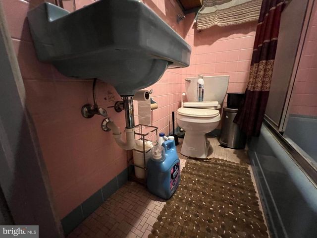 1809 S CHADWICK ST, Philadelphia, PA 19145