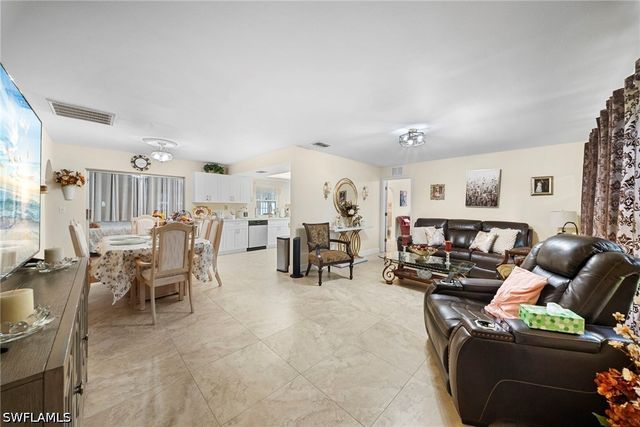 1216 SE 21st PL, Cape Coral, FL 33990