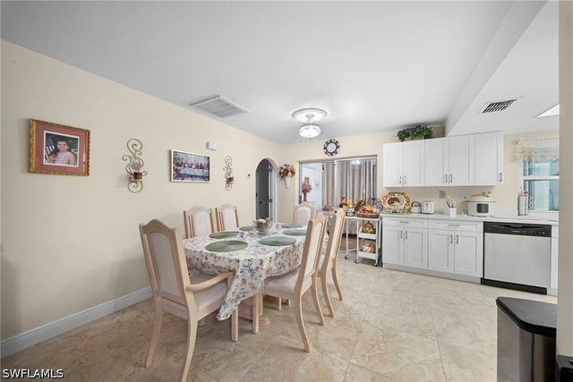 1216 SE 21st PL, Cape Coral, FL 33990