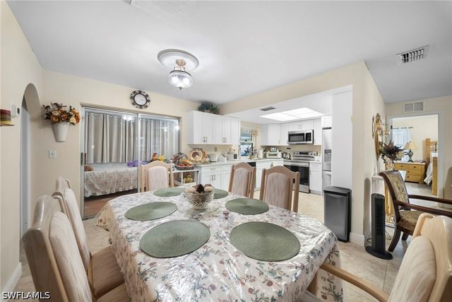 1216 SE 21st PL, Cape Coral, FL 33990