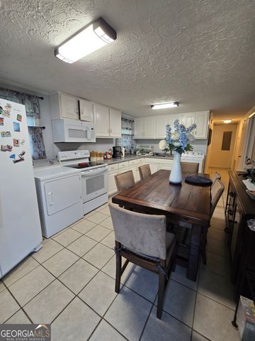 934 Clairmont Avenue, Comer, GA 30629