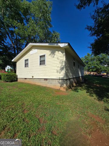 934 Clairmont Avenue, Comer, GA 30629