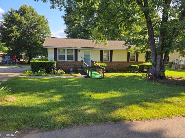 934 Clairmont Avenue, Comer, GA 30629