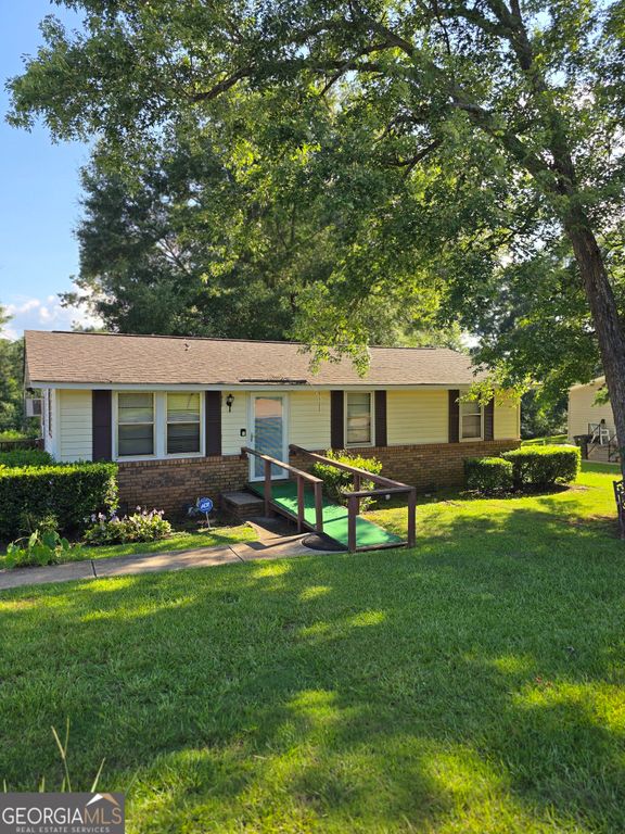 934 Clairmont Avenue, Comer, GA 30629