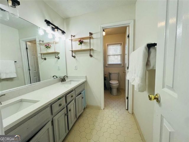 210 Hanarry Drive, Lawrenceville, GA 30046