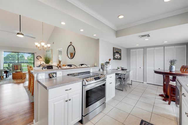 402 Wingfoot Drive B, Jupiter, FL 33458