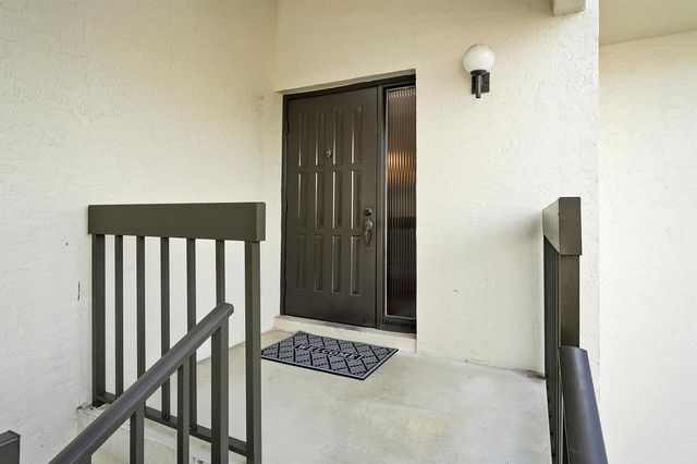 402 Wingfoot Drive B, Jupiter, FL 33458