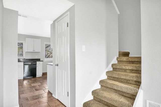 912 912 Rhine Way, Oakley, CA 94561