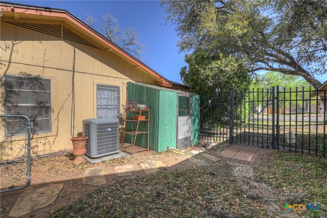 137 Chaparral Street, San Marcos, TX 78666