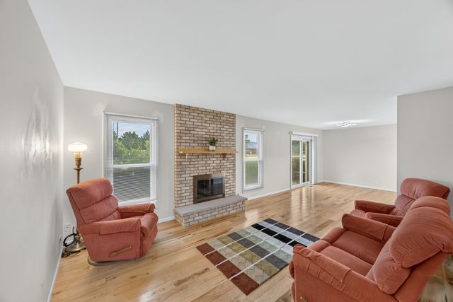 7827 Belle Rive Court, Tinley Park, IL 60477