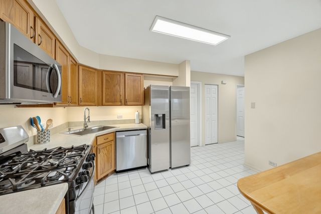 7827 Belle Rive Court, Tinley Park, IL 60477