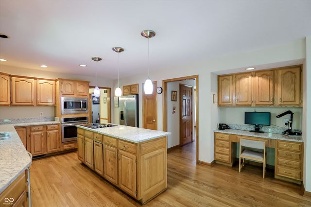 1884 Highland Cove, Carmel, IN 46280