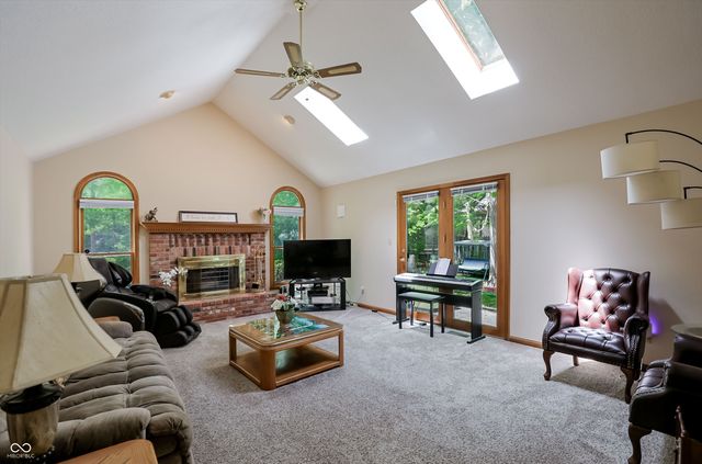 1884 Highland Cove, Carmel, IN 46280