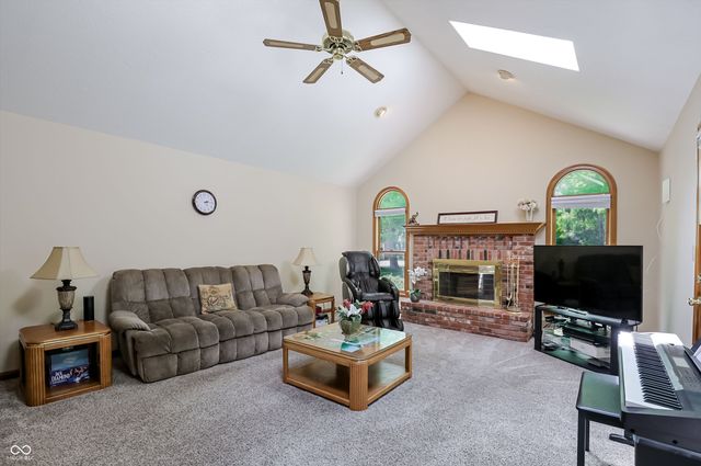1884 Highland Cove, Carmel, IN 46280