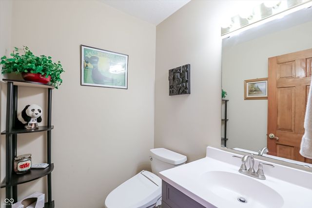1884 Highland Cove, Carmel, IN 46280