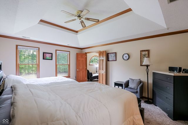 1884 Highland Cove, Carmel, IN 46280