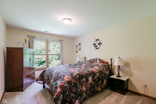 1884 Highland Cove, Carmel, IN 46280