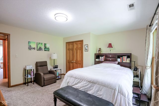 1884 Highland Cove, Carmel, IN 46280