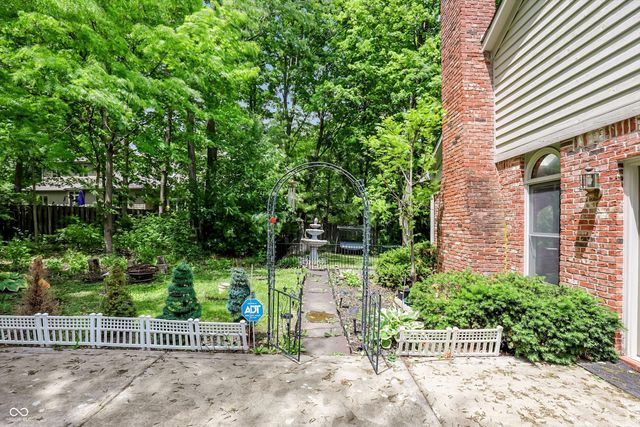 1884 Highland Cove, Carmel, IN 46280
