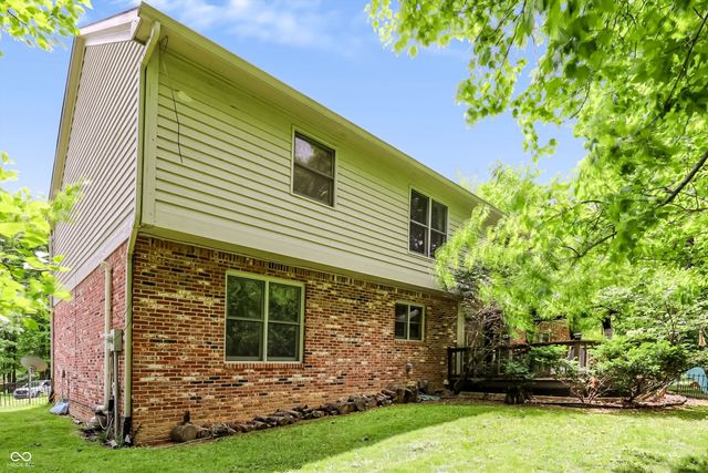 1884 Highland Cove, Carmel, IN 46280