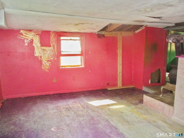 34 Hannifin Road, Winchester, CT 06098