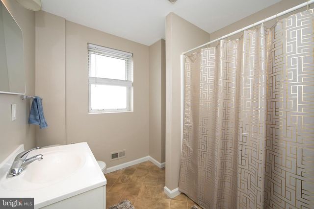 3403 RIVER RD, Camden, NJ 08105