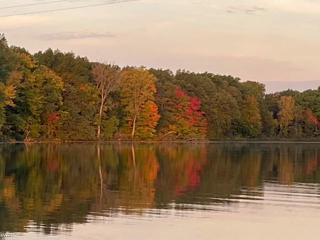 7195 Big Trail Drive, Holly Twp, MI 48442