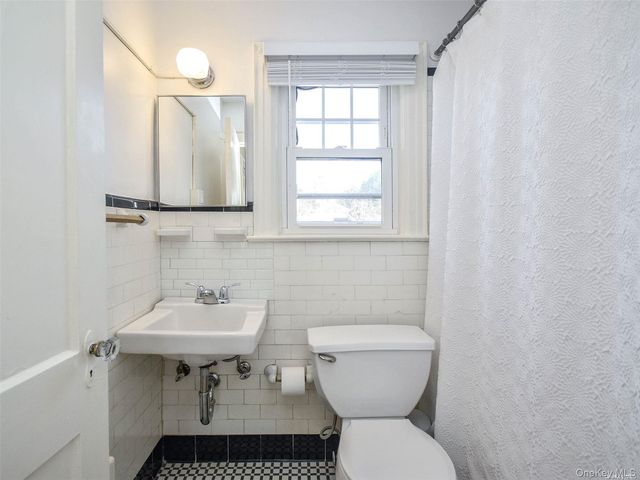 74 Irma Avenue, Port Washington, NY 11050