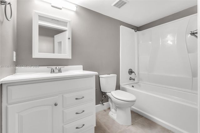 14961 SW 82nd Ln 21-402, Miami, FL 33193