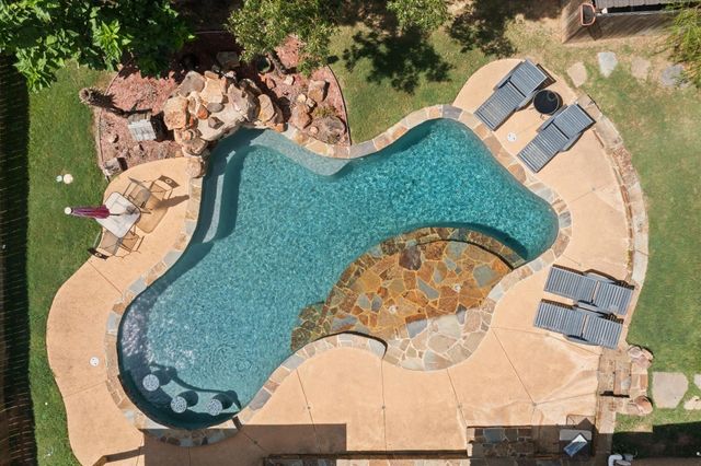 1513 N Whatley, White Oak, TX 75693