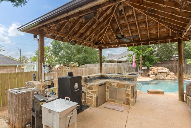 1513 N Whatley, White Oak, TX 75693