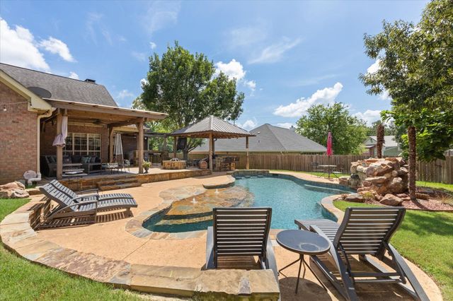 1513 N Whatley, White Oak, TX 75693