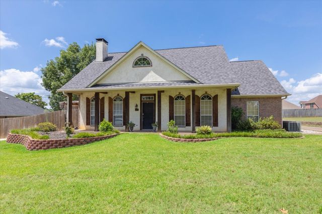 1513 N Whatley, White Oak, TX 75693