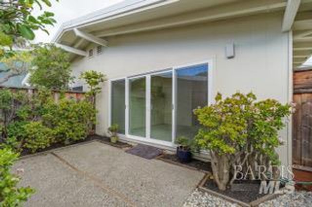 50 Porto Bello Dr, San Rafael, CA 94901