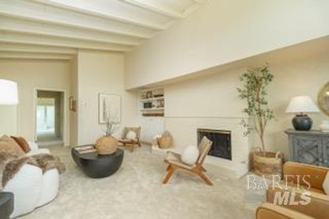 50 Porto Bello Dr, San Rafael, CA 94901
