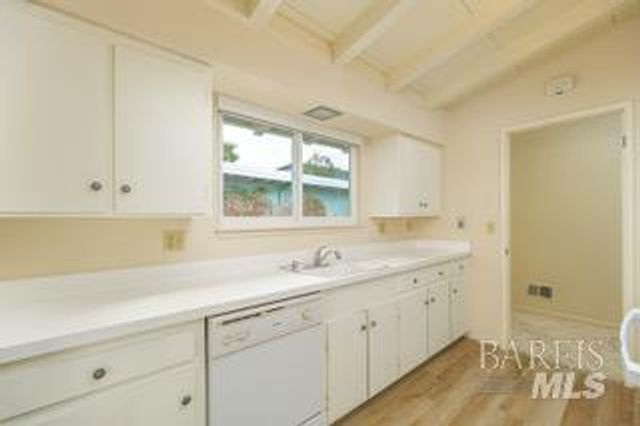 50 Porto Bello Dr, San Rafael, CA 94901