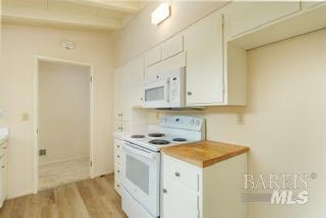 50 Porto Bello Dr, San Rafael, CA 94901