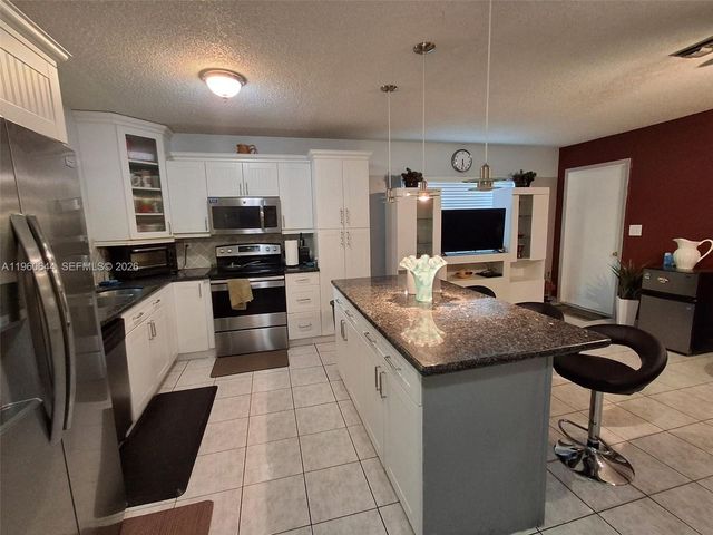 3160 NW 101st Ave, Sunrise, FL 33351