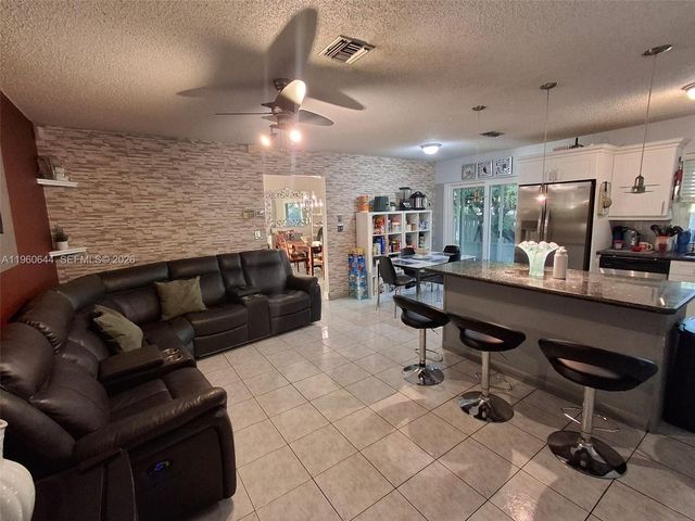 3160 NW 101st Ave, Sunrise, FL 33351