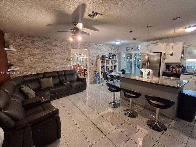 3160 NW 101st Ave, Sunrise, FL 33351