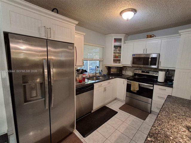 3160 NW 101st Ave, Sunrise, FL 33351