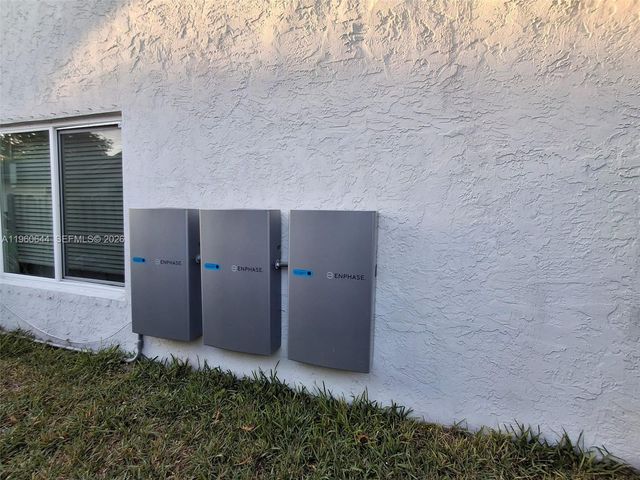 3160 NW 101st Ave, Sunrise, FL 33351