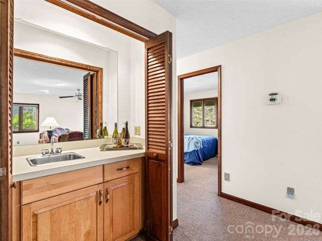 3802 Timber Trail, Asheville, NC 28804