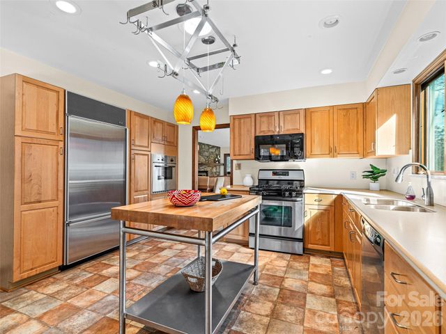 3802 Timber Trail, Asheville, NC 28804