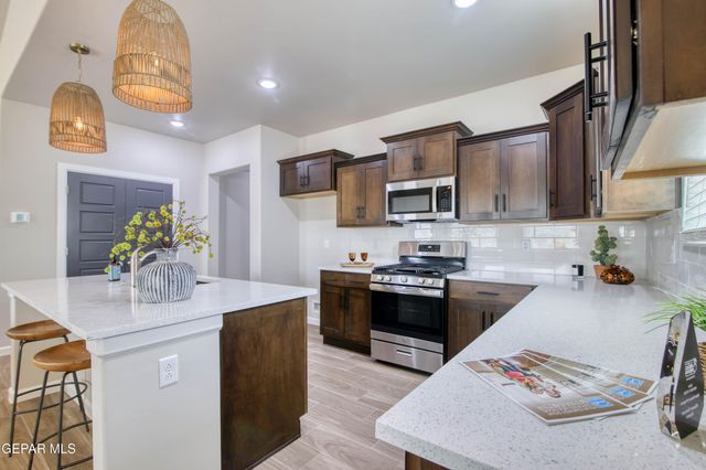 6055 ZINC HILL Street, Sunland Park, NM 88063