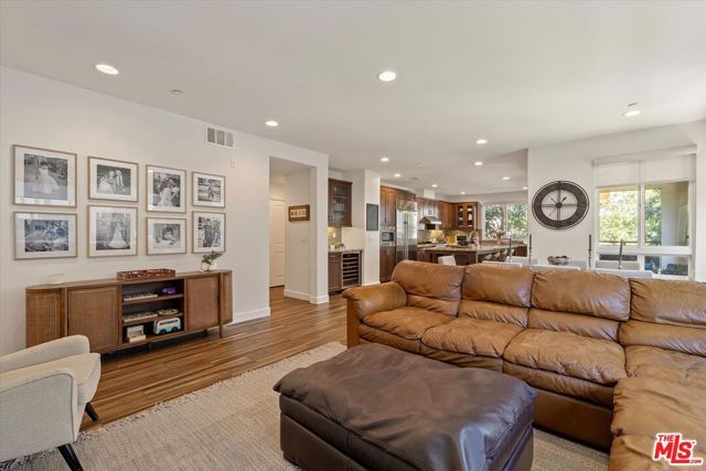 12883 Runway Road 1, Los Angeles, CA 90094