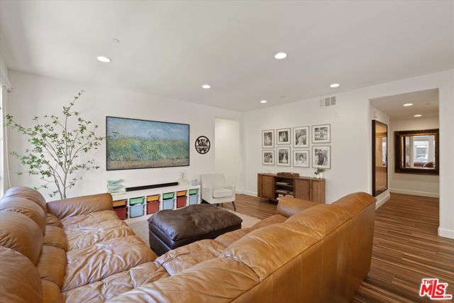 12883 Runway Road 1, Los Angeles, CA 90094