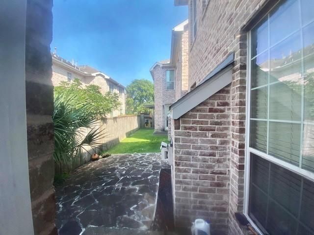 2806 Bering Drive, Houston, TX 77057